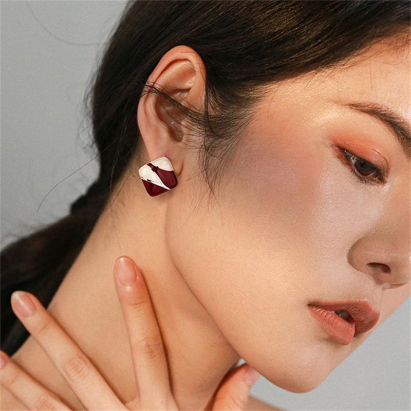 Vintage Wine Red Concentric Knot Stud Earrings for Women Simple Geometric Heart Shape Earrings Aesthetic Party Jewelry Gifts