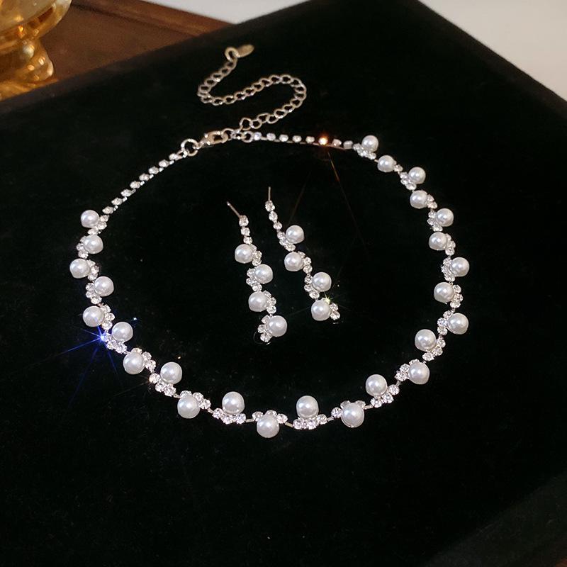 European & American Luxury Zircon Jewelry Set: Retro Clavicle Chain Necklace, Versatile Fashion Accessory