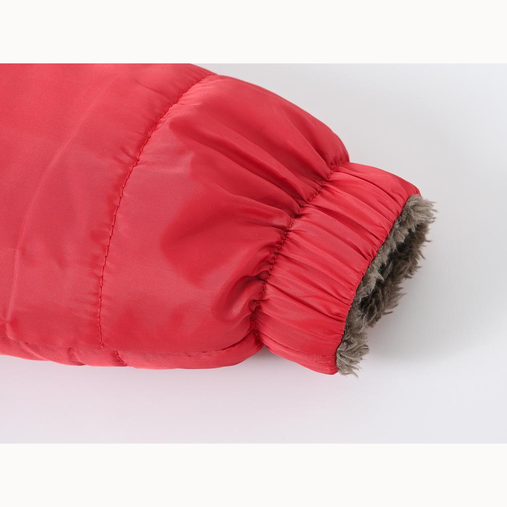 Chlapci a dívky v malých dětských jednobarevných uších, módní oboustranné kapsy, krátká bavlněná bunda, dětská bunda