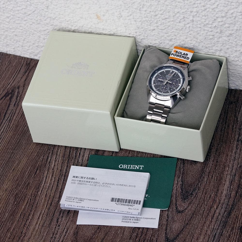 Orient Neo Siebziger Solar Panda Hergestellt in Japan mit Dunkelgrauer NEO70's Uhr, Herstellergarantie, WV0011TX, Herren,