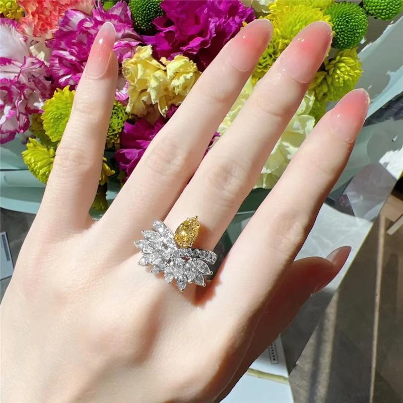 New Yellow Gem Water Drop Shape Openable Luxury Ring for Women