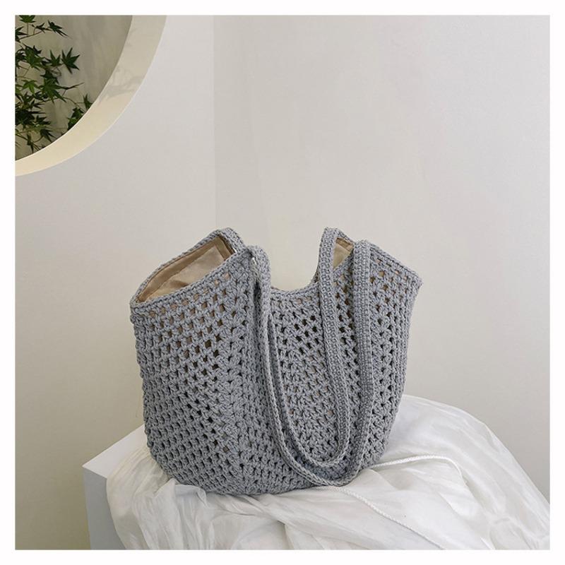 Versatile Largecapacity Singleshoulder A Casual Beach Bag For Spring And Summer Vacations