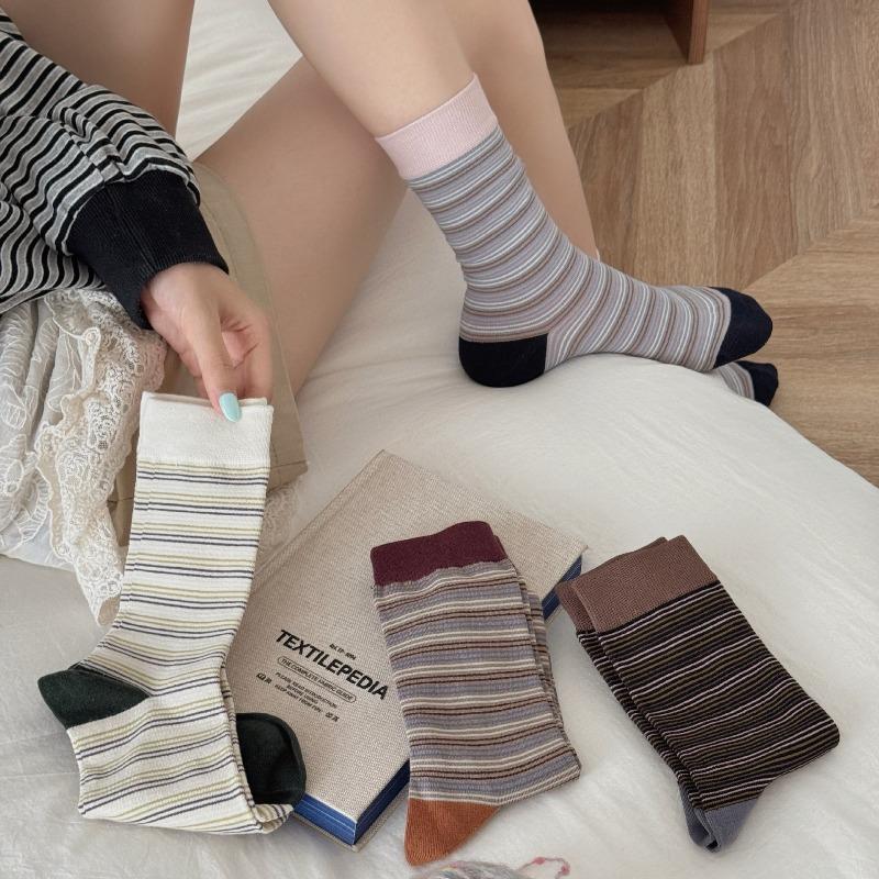 Autumn and Winter Color-blocked Striped Retro Pile Socks, Personalized and Trendy School-style Socks, Pure Cotton Socks for Women
