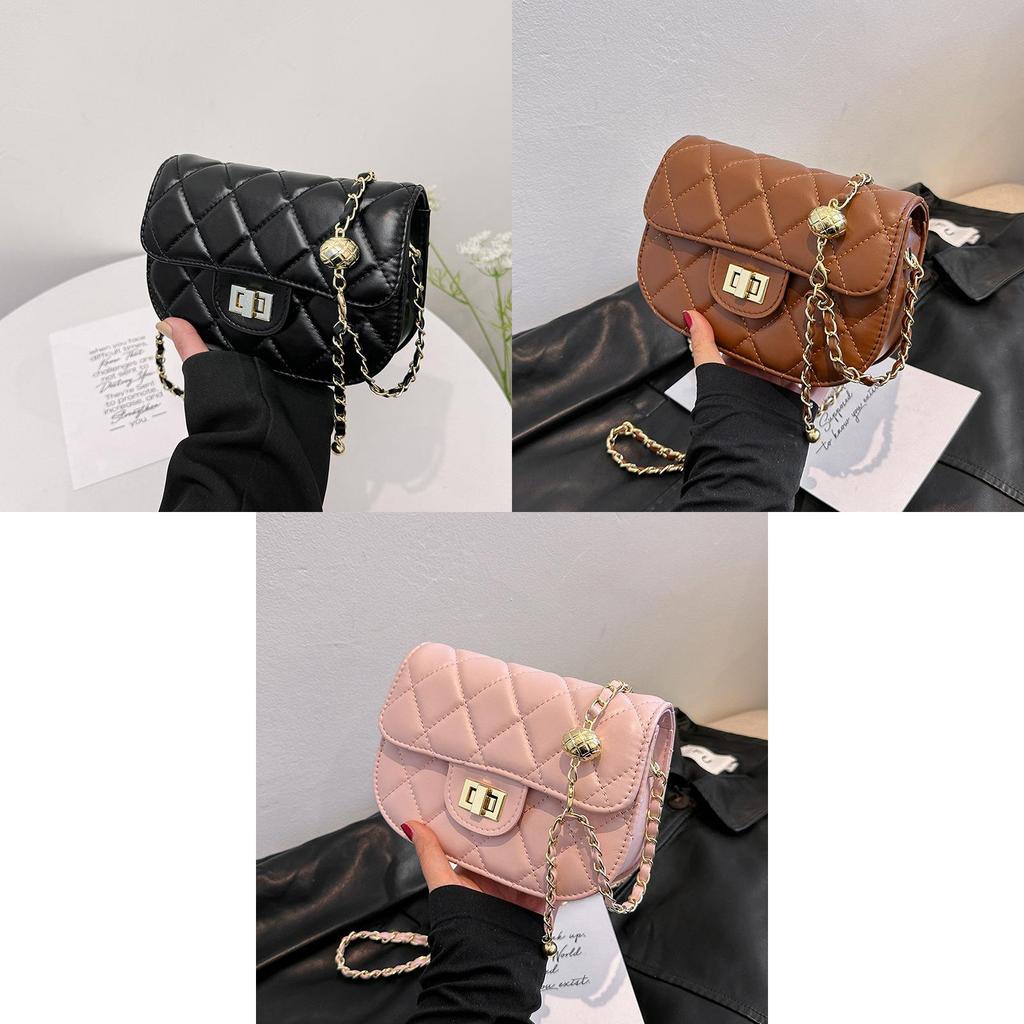 Neue Frühlingsmode 2024: Kleine Damen-Handtasche im angesagten Rhombus-Ketten-Design