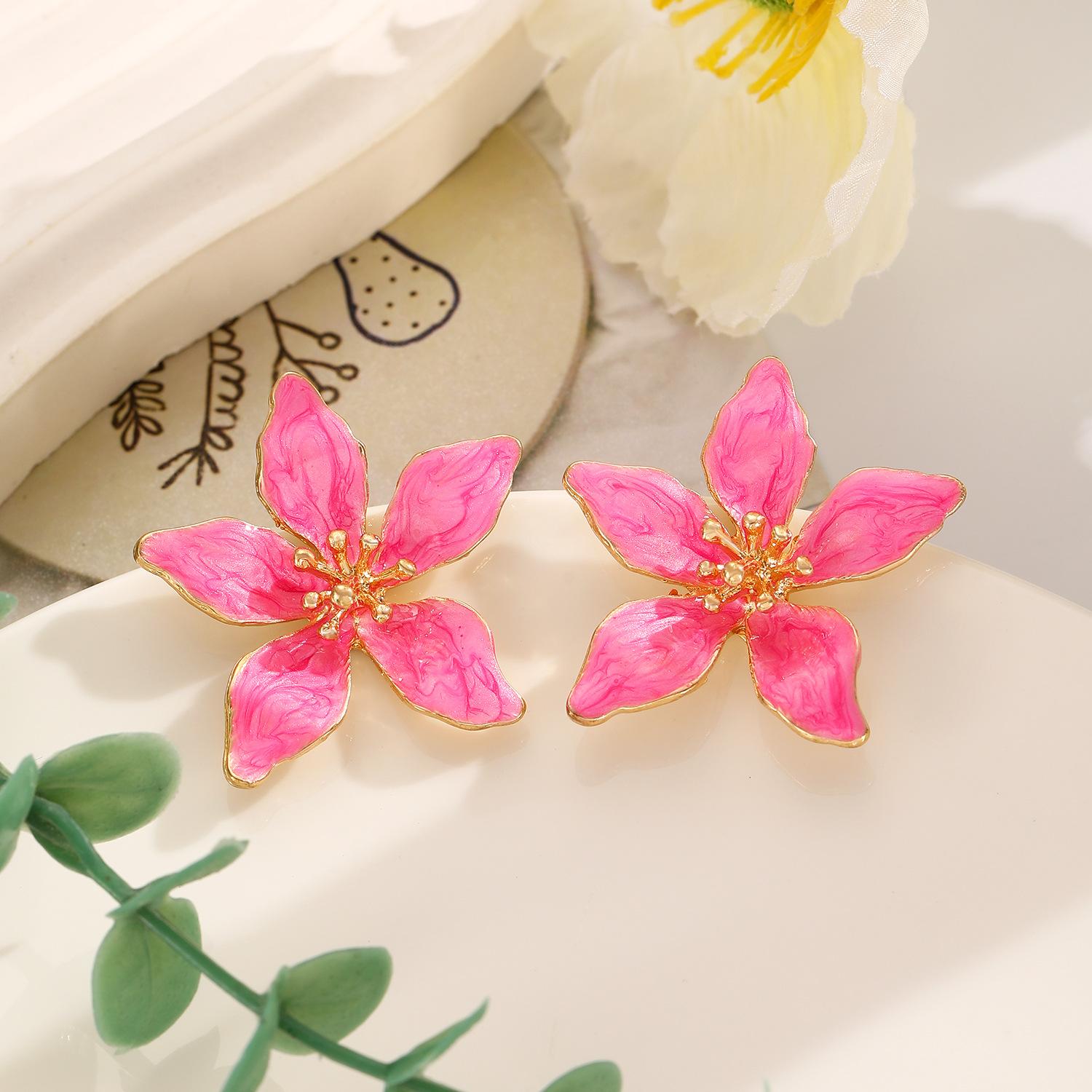 

Ретро Элегантная Мода Милые Серьги-Лепестки из Сплава с Эмалью в Виде Цветка для Женщин 1 pair