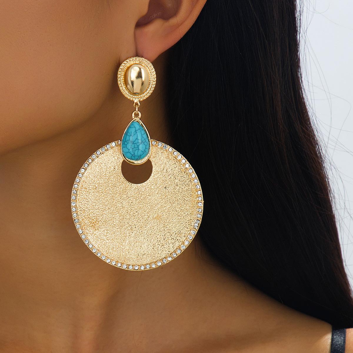 

Модные серьги-подвески для женщин золотой