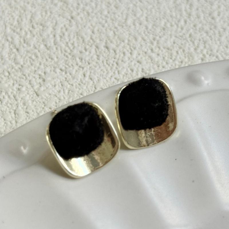 Chic Black Gold Square Earrings for Women - Unique Design, Trendy Fashion Accessory