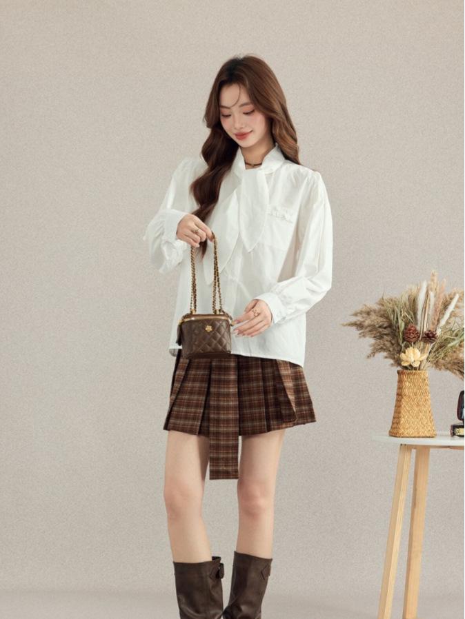 Elegant French Style White Long-Sleeved Women's Shirt - Early Autumn Chic, Slimming Design