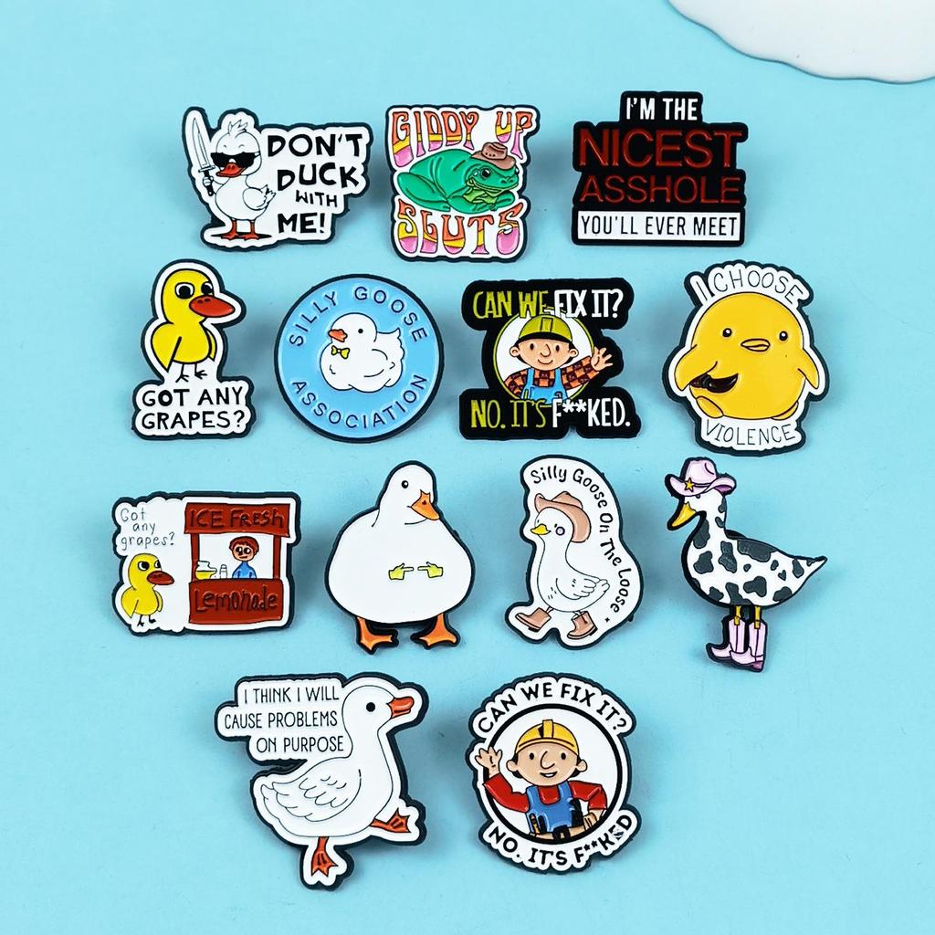 Cartoon Animals Brooch Set: Cute Duck & Frog Alloy Pins, English-Inspired Decorative Accessory