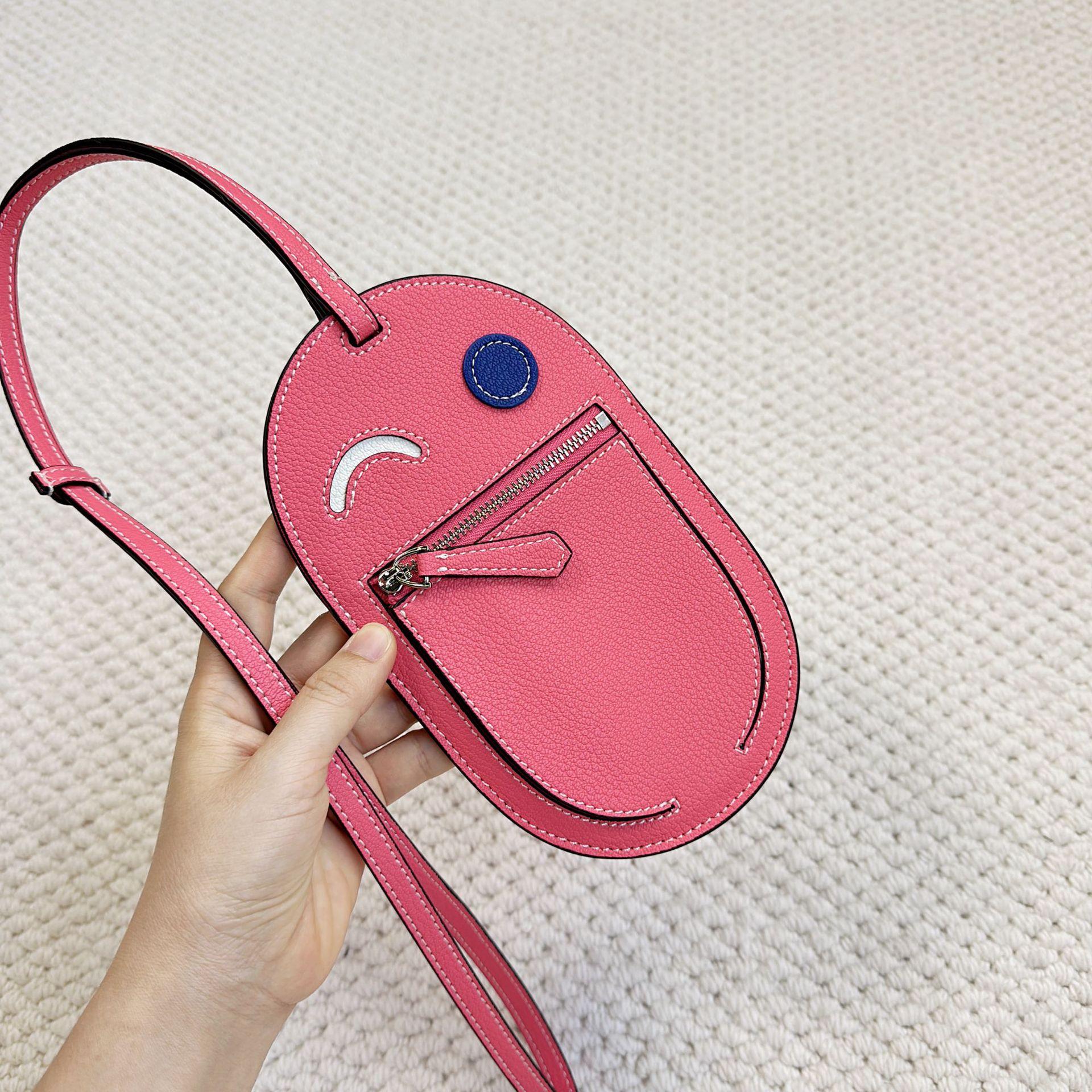 

Новая сумка для телефона из натуральной кожи с мультяшным узором в виде улыбающегося лица, подвешиваемая на шею, ультратонкая мини-сумка через плечо 12x20cm