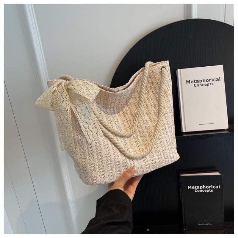 2025 Vielseitige Strandtasche aus Stroh im Pastoralstil: Damenhandtasche mit großem Fassungsvermögen und einzelnem Schulterriemen