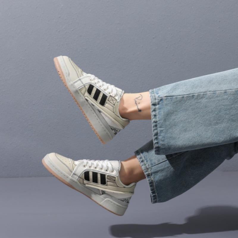 Three Bars Winter New Niche Line Painted Board Shoes Men's Sports Shoes Design Sense Versatile Casual White Shoes
