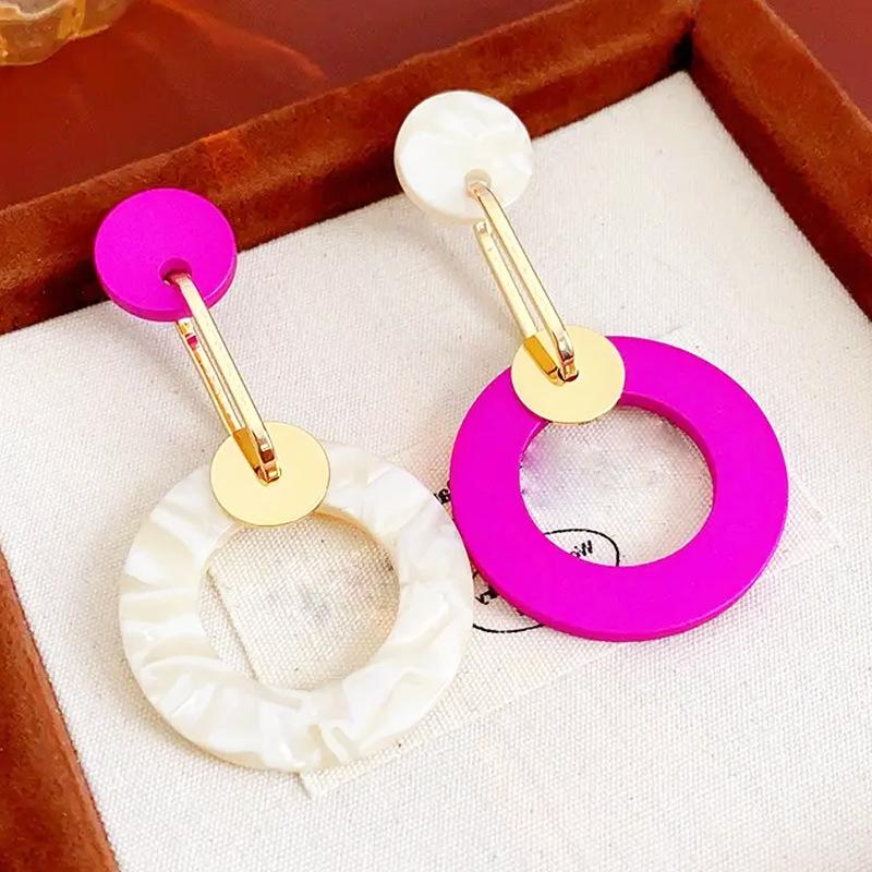 

Розово-фиолетовые европейские и американские преувеличенные серьги-кольца большого размера, серьги с уникальным дизайнерским смыслом, асимметричные серьги, нишевые серьги класса люкс маджента