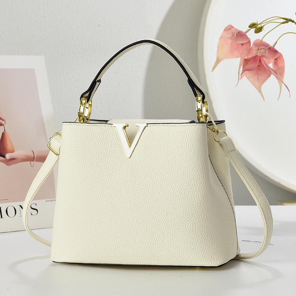 Bag Women's 2026 New Casual Commuter Handbag Large Capacity Fashion Retro Simple Shoulder Crossbody Women's Bag