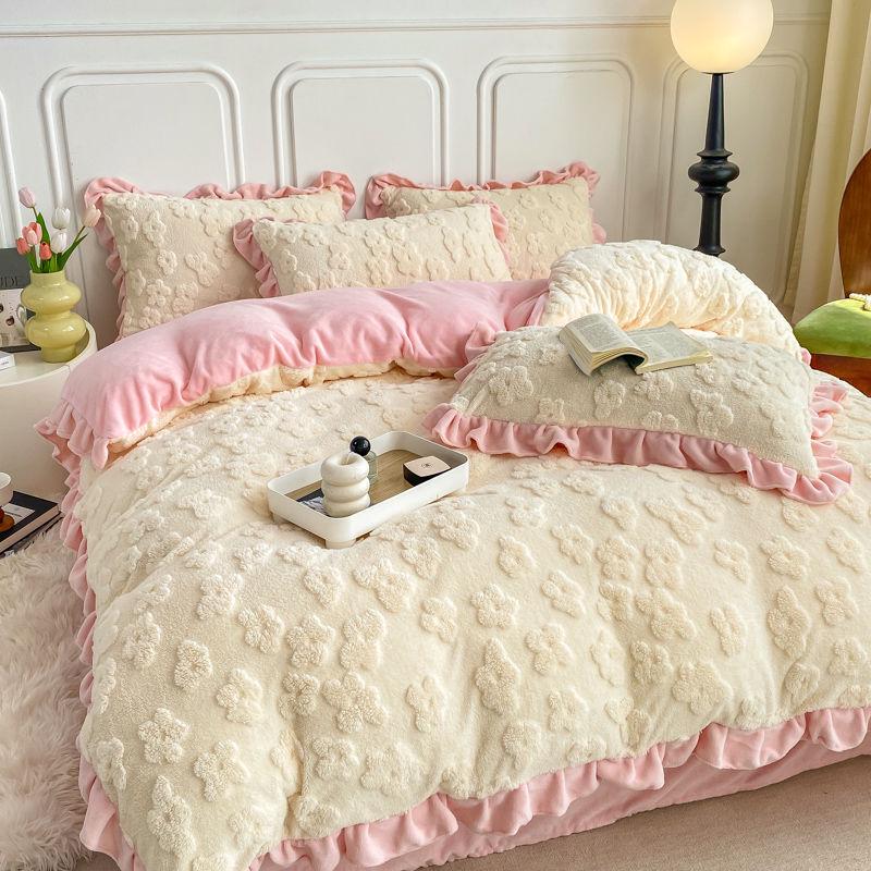 Korean Style Crystal Velvet 4-Piece Winter Set: Thickened Milk Velvet Duvet Cover with Coral Fleece and Fitted Sheet.