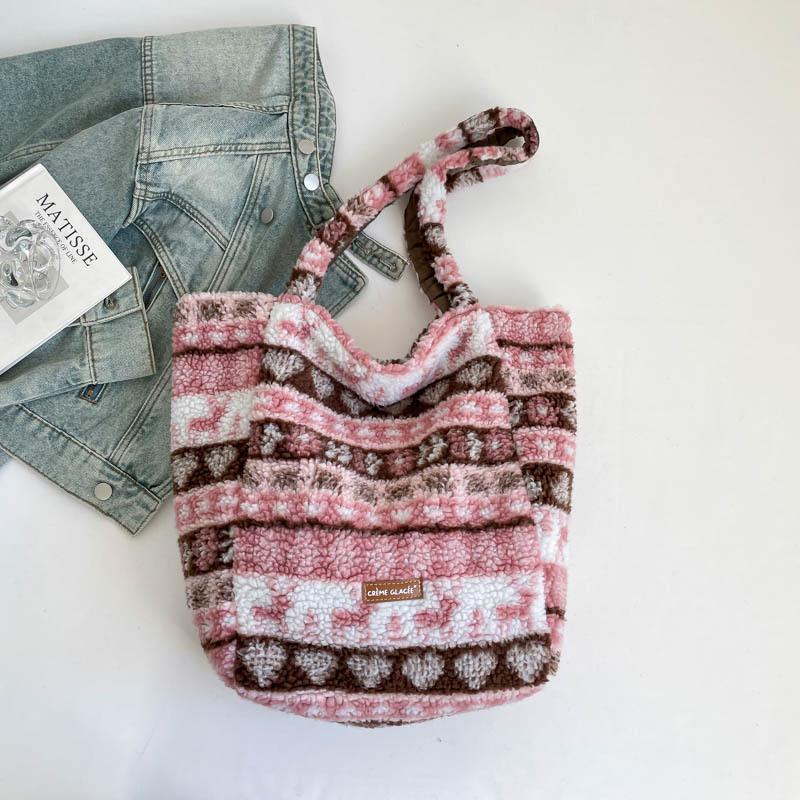 Plush bag women's large-capacity winter new casual simple high-value fashion commuter bag