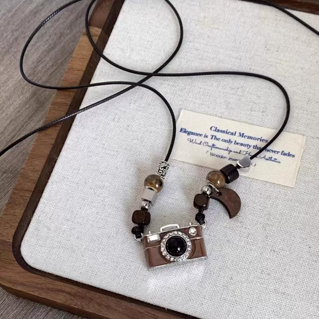 Adjustable Wax Rope Long Necklace for Women Fashion Retro Camera Pendant Necklaces Wooden Moon Beaded Sweater Chain Jewelry Gift