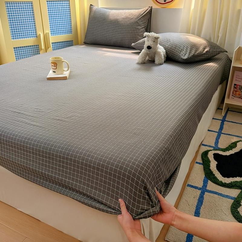 

Korean Style Single Piece Thickening Fitted Sheet Skin-Friendly Comfortable Mattress Protection Cover Queen / King Bed Topper Single 90x200cm 1pc