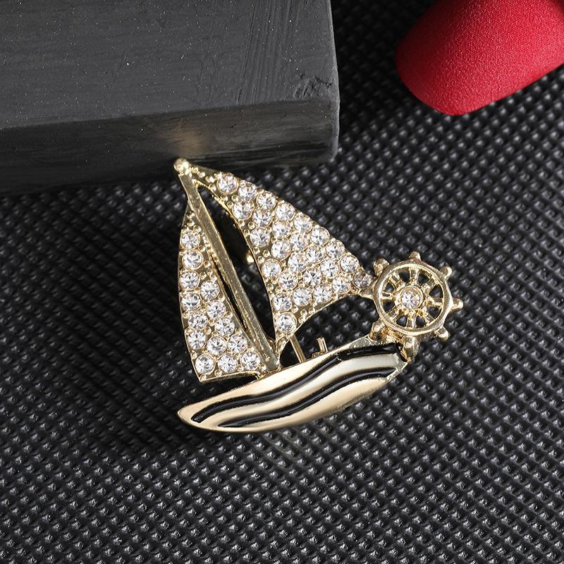

Fashion Delicate Pearl Sailboats Brooch For Women Men Temperament High-Grade Corsage Party Clothing Accessories Birthday Gifts A1
