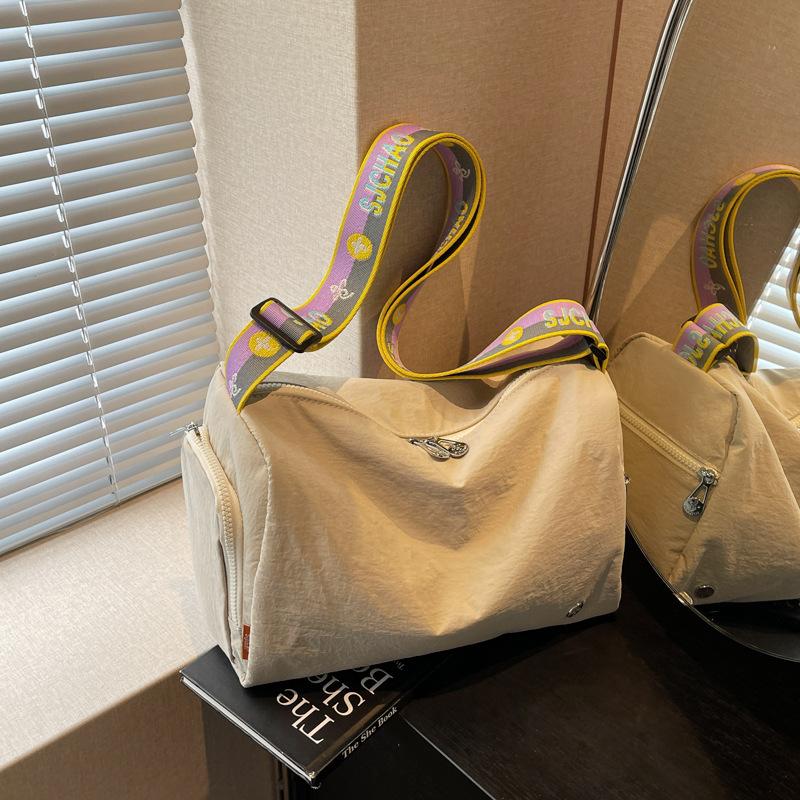 New Casual Sports Style Large-capacity Messenger Bag Women's Daily Multi-purpose Shoulder Bag