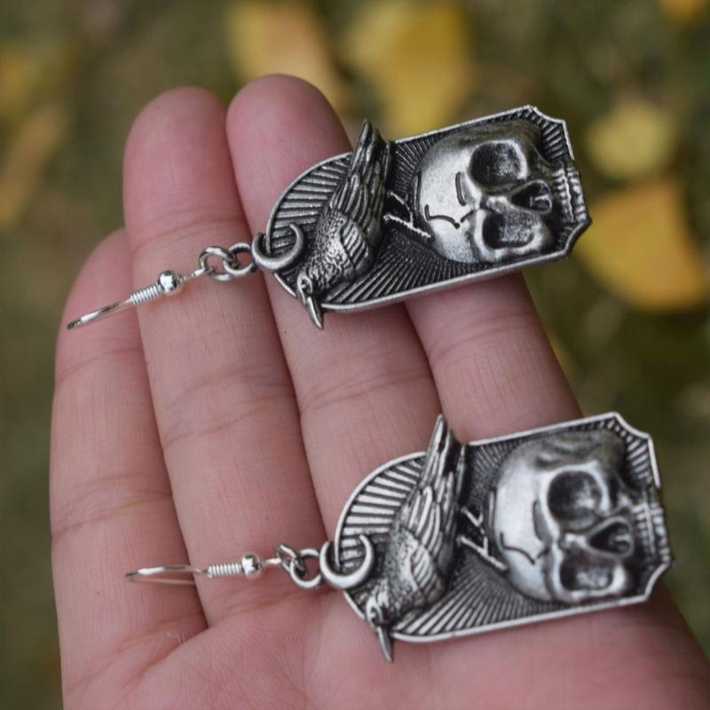 Vintage Silver Tone Skull Design Earrings Sturdy Alloy Material Sophisticated Accessories Antique Finish Earrings