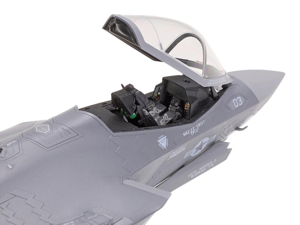 Tamiya Warbird Collection 94 Lockheed Martin Lightning II Plastic Model Kit 60794 1/72 No. F-35C (Airplane)