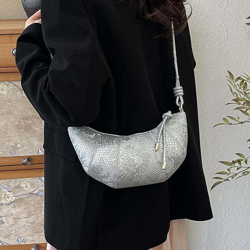 Literary small fresh simple pu solid color women's dumpling bag 25 spring new casual versatile women's shoulder messenger bag