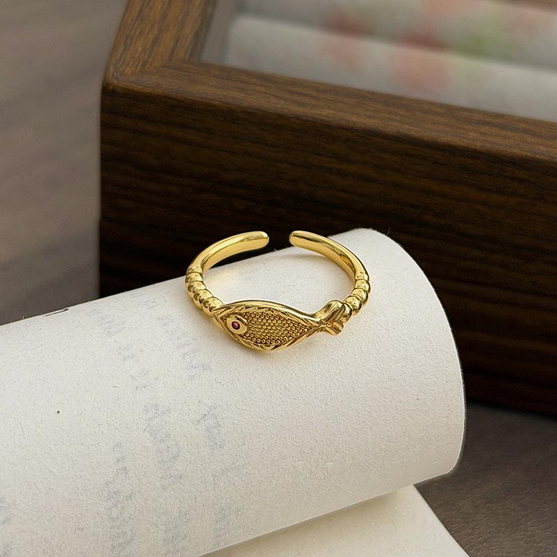 Medieval Light Luxury Gold Full Diamond Row Diamond Star Small Fish Opening Ring Niche High Sense Personality Ring Woman