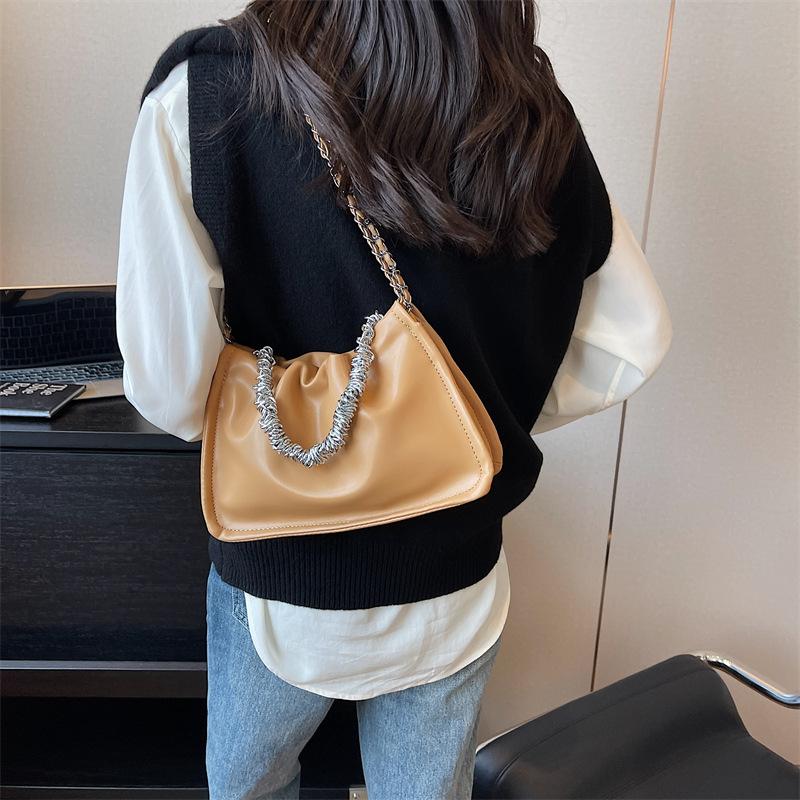 Trendy Chain Women Shoulder Bags  New Pleated Soft Leather Zipper Handbags Female Commuting Versatile Cloud Bags