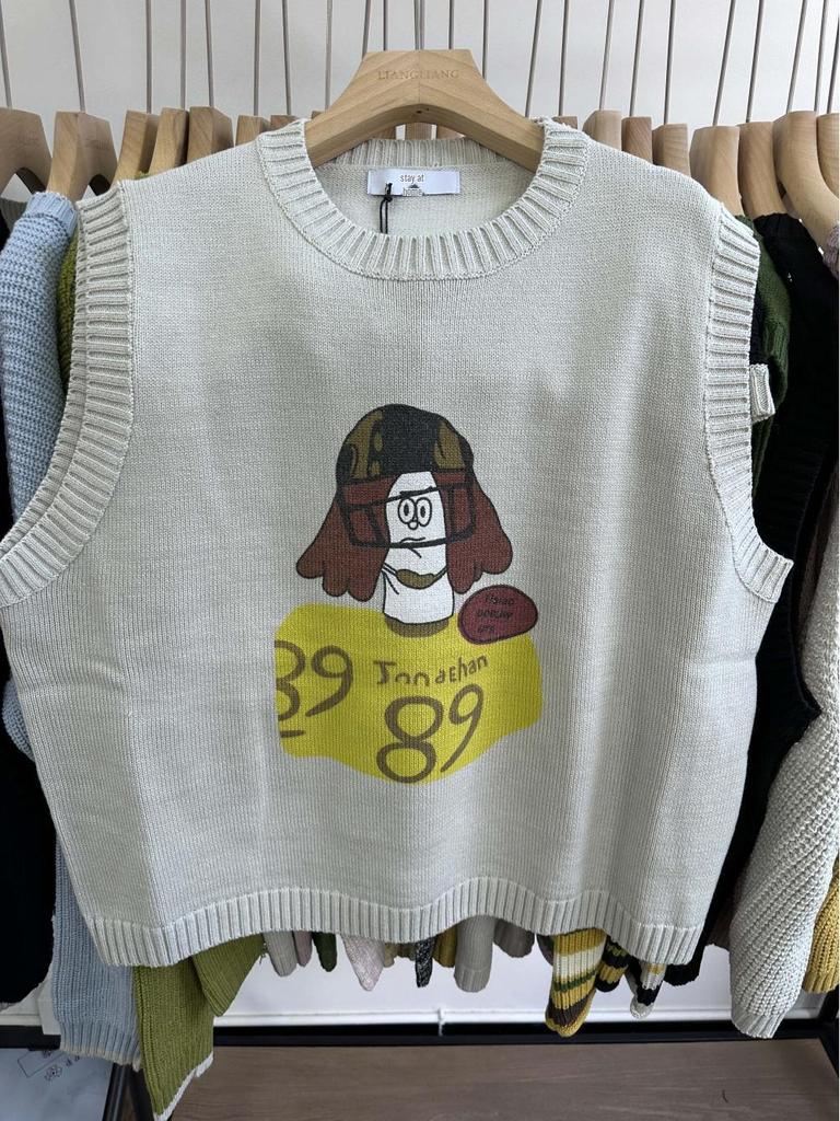 Xiao Wang's Spring Korean Cartoon Loose Knit Sweater Vest (Plus Size)