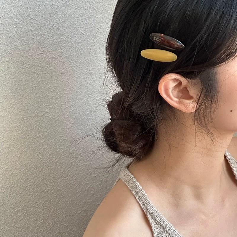 Gold Label Acetate Oval Hair Clip - New Bangs and Side Clip Accessory