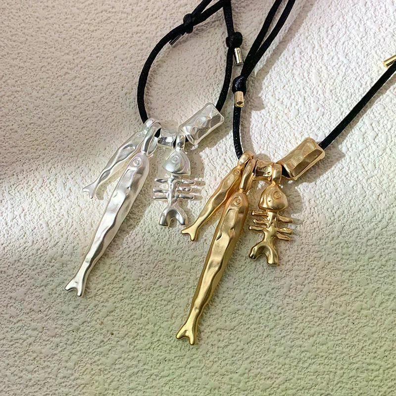 Fashion Autumn Winter New Metallic Fish Bone Pendant Necklaces For Women Long Adjustable Wax Rope Sweater Chain Chain