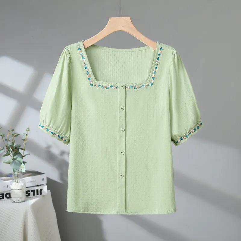 

Жіноча літня блуза з квадратним вирізом і вишитою квіткою. Сорочка з коротким рукавом. 2XL м ята зелений колір