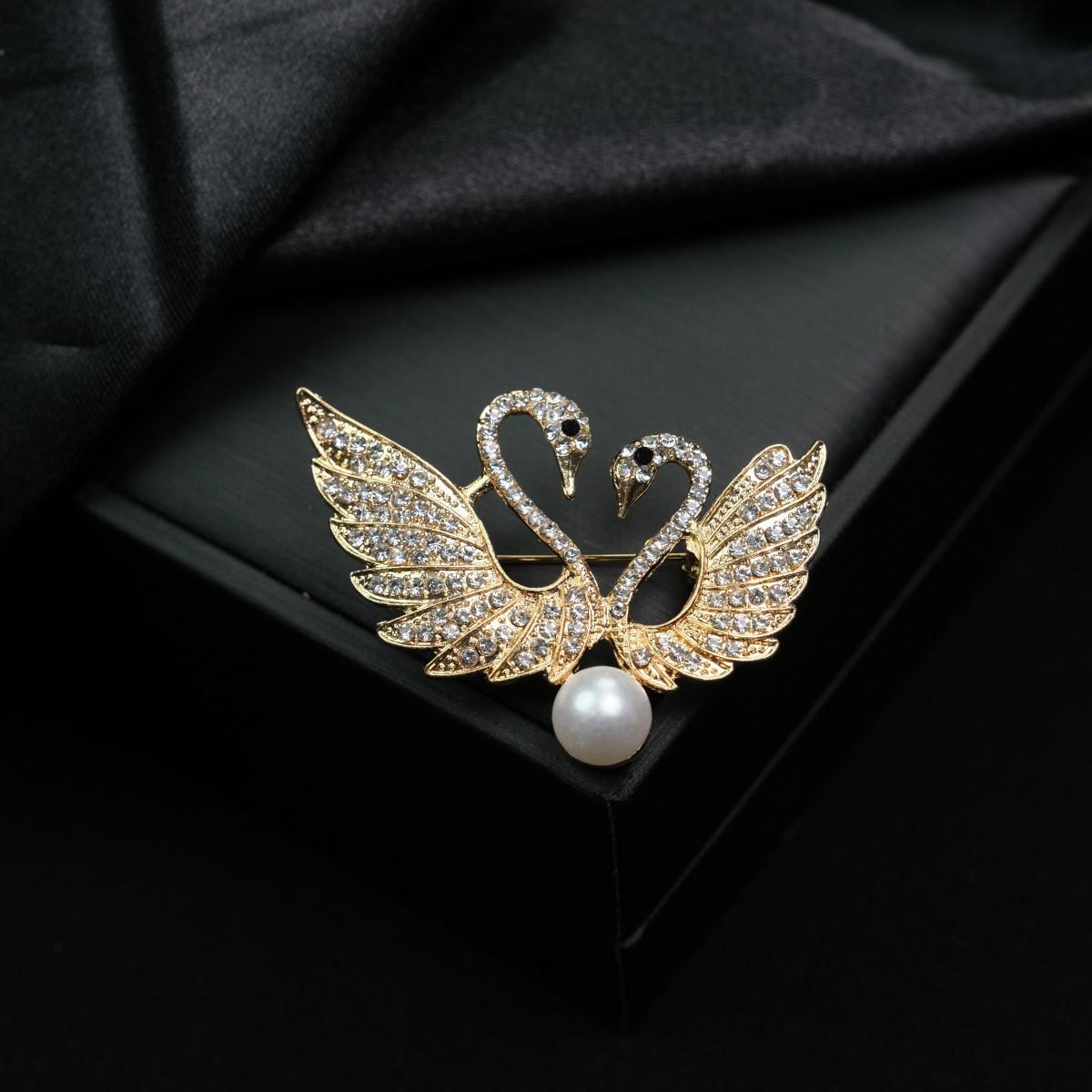 

Элегантная модная брошь в виде лебедя — роскошный аксессуар для женской одежды, шикарная пряжка, защищающая от непогоды.