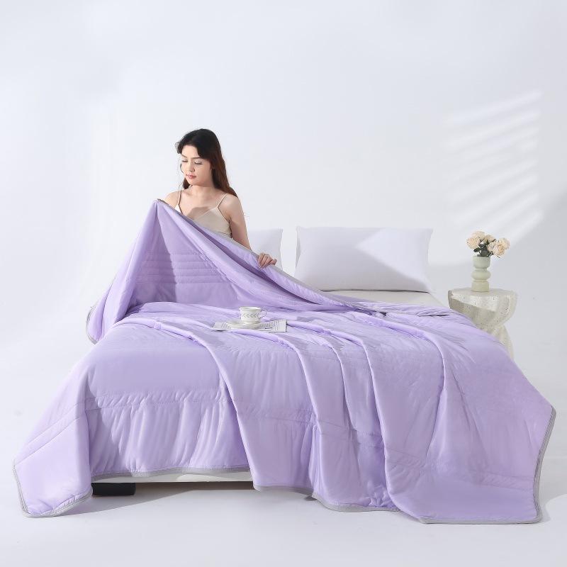 

2026 NEW Cooling Silk Summer Quilt Machine Washable Air Conditioning Blanket for Single & Double Beds Cooling Blanket Air Condition Comforter 150x200cm