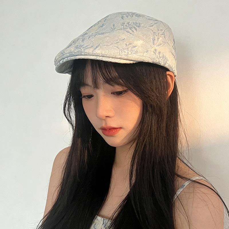 Spring new Korean retro lace pattern embroidery forward hat big head showing face small beret