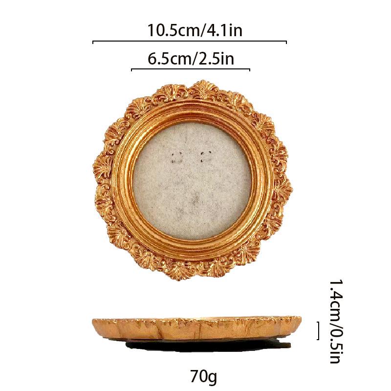 Victoria-Style Retro Resin Photo Frame Ornament - Light Luxury Badge Display Stand for Photo Props