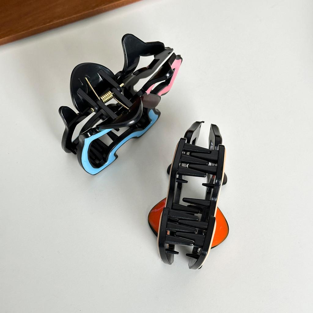 Fashionable Plastic And Resin Dog Hair Claw Clip In Chic Macaron Shades