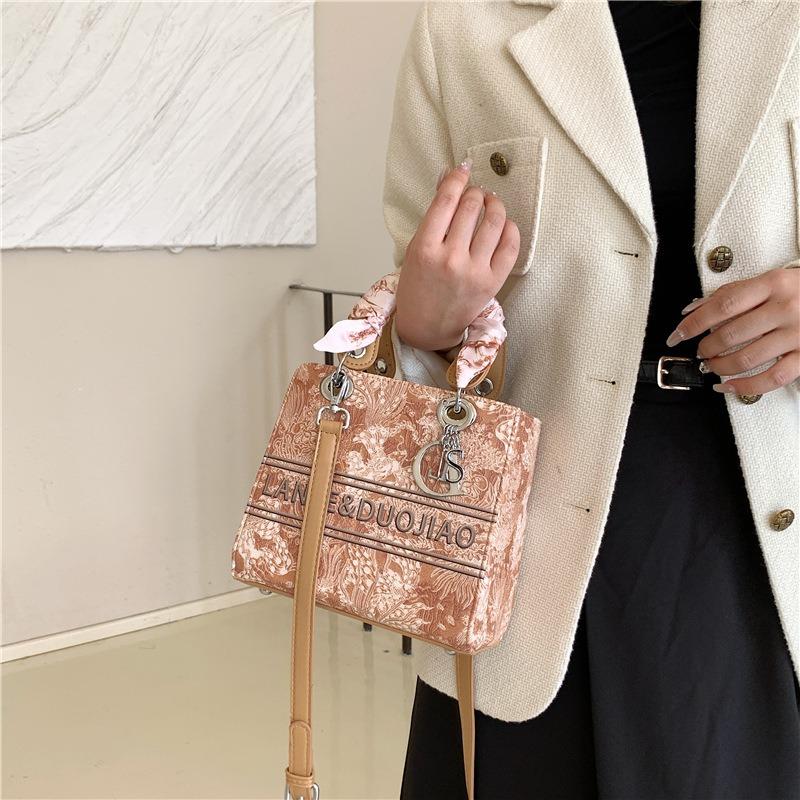 New bag women's embroidery silk scarf portable Princess Diana bag high-end versatile shoulder messenger bag