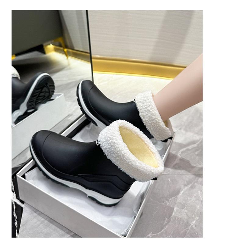 Comfortable Casual Lightweight Anti Slip Waterproof Wear Resistant And Fleece Short Tube Rain Shoes For Couples