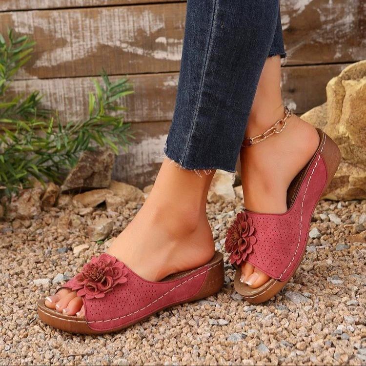 Retro Flower Decor Wedge Slippers Woman 2025 Summer Thick Bottom Platform Sandals Women Anti Slip Beach Shoes Outdoor Slides 45