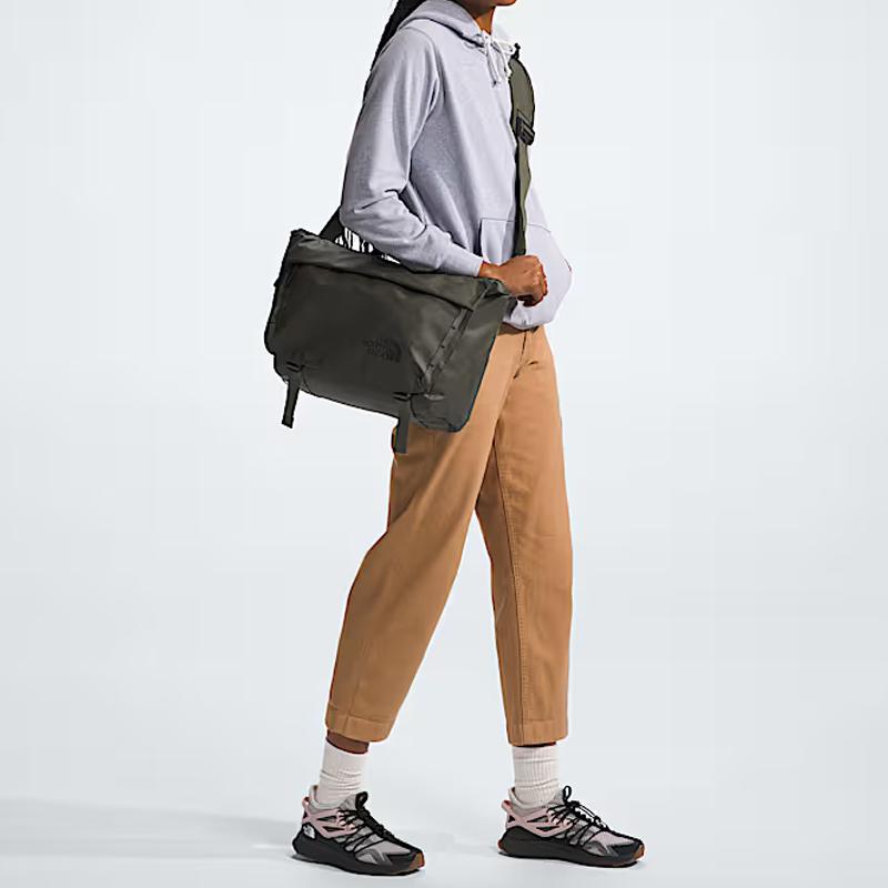 The North Face 12L Base Camp Voyager Letter Logo Mountaineering Backpack Outdoor Bag Recycled Polyester New Olive Green Black NF0A81DP-4WC