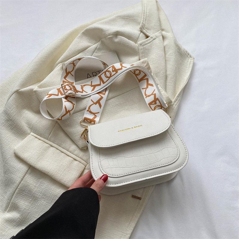 Popular simple casual small bag women's 2025 spring new foreign style small square bag fashion trend shoulder bag