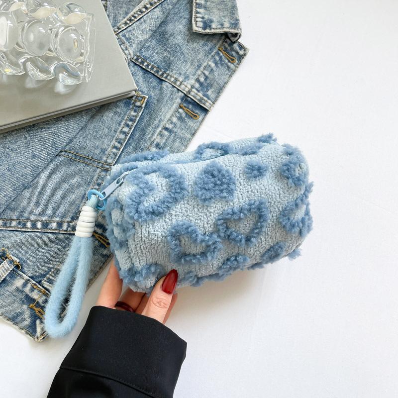 

ins Sweet Girl Plush Large Capacity Cute Cosmetics Storage Bag Portable Travel Storage Bag Travel Wash