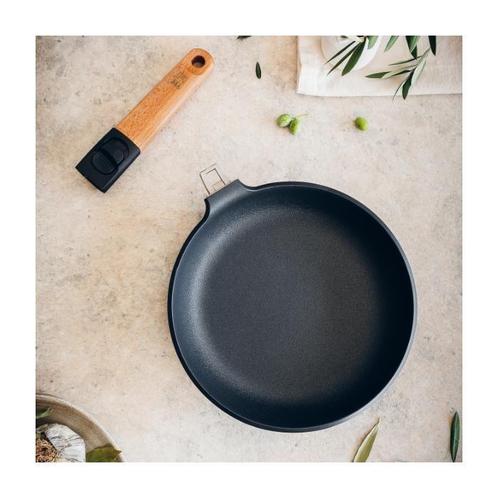 Bra market | poêle 26 cm, fonte d’aluminium, poignée amovible en bois naturel, tricouche antiadhésive sans pfoa, adapté à tous les