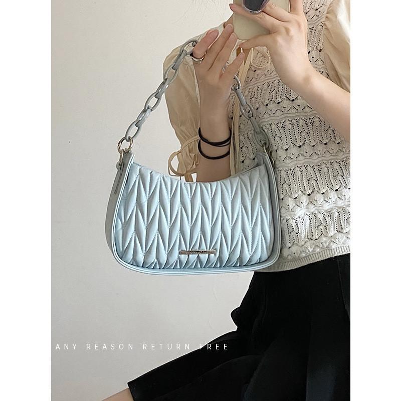 IELGY Women's Pleated Rhombus Messenger Bag, Acrylic Chain Premium Sense Versatile Underarm Shoulder Bag