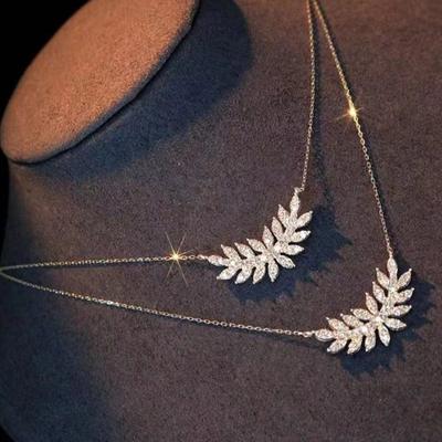 Neue Zarte Blatt Anhänger Halskette Frauen Luxus Intarsien Kristall Zirkonia Ästhetische Hochzeit Engagement Modeschmuck