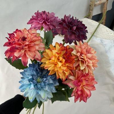 Decoração de casa – Flores e coroas artificiais