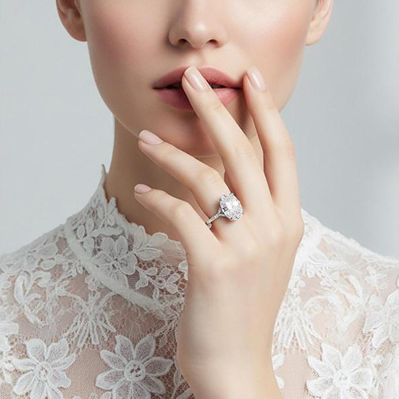 Is Comparable To The Ice Flower Cut Pigeon Egg Bright Zircon Open Ring Female, Niche High-end Light Luxury Ring