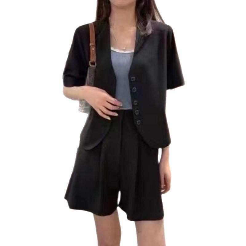 

Korean Style Summer Women s Two-Piece Set: Casual Jacket and Wide-Leg Shorts One Size чёрный